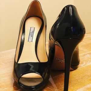 🔐 Prada Peep Toe Pumps